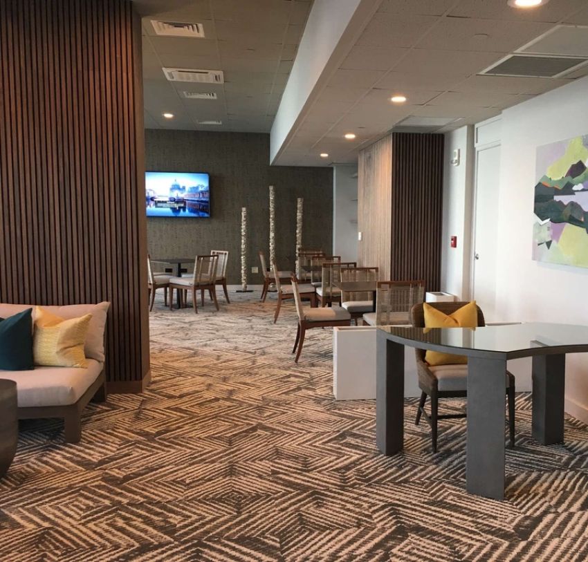 Aston Waikiki / Coconut Club